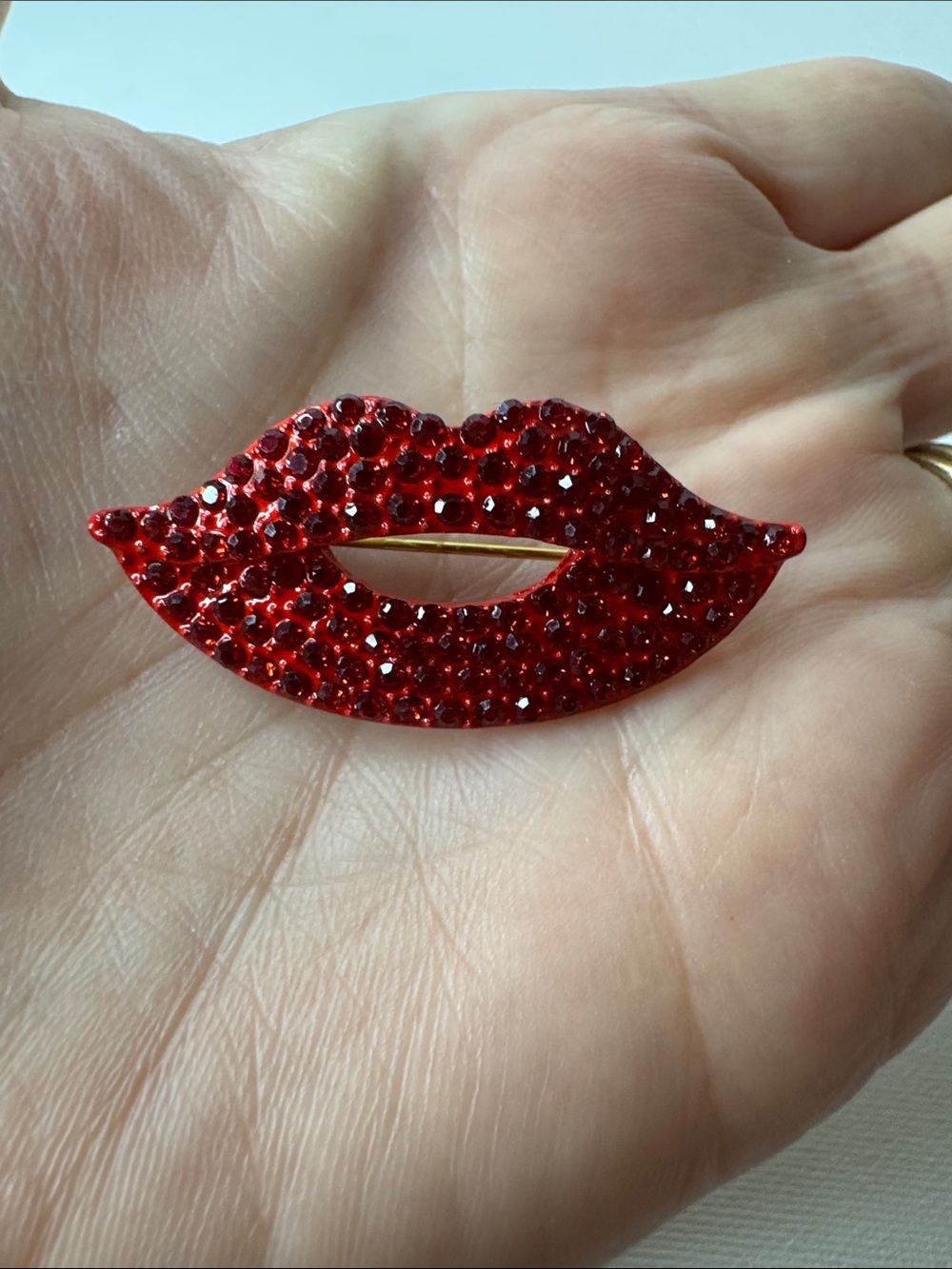 Red Lips Brooch Sparkly